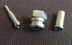 3 8" UNF Circlip Groove Swivel Female